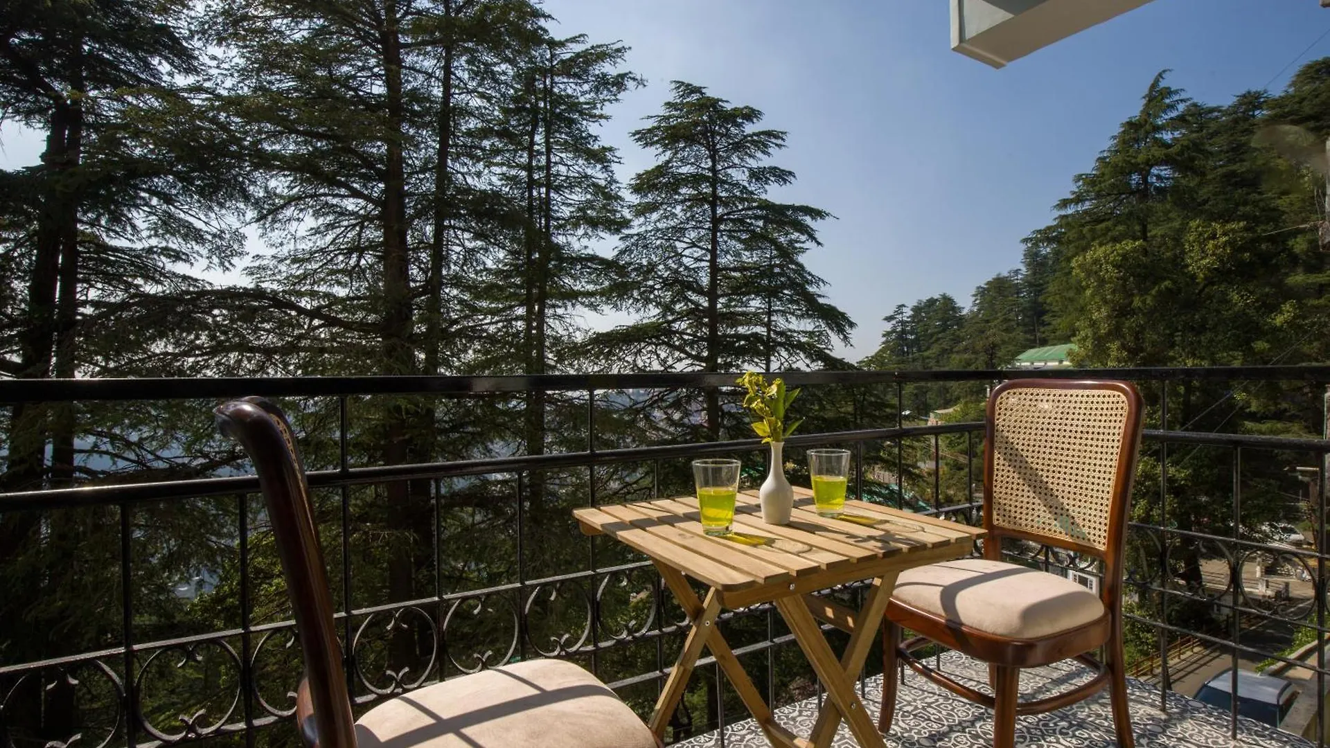 Alaya Stays 1 Bhk With Balcony & Breathtaking View - Baljees Melville Divine Shimla